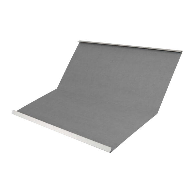 Hohlkehle mit abgekanteten Rändern, ideal für Dach- und Wandanschlüsse.